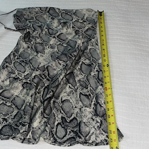 Cotton candy LA reptile print slip dress size medium - Picture 11 of 11